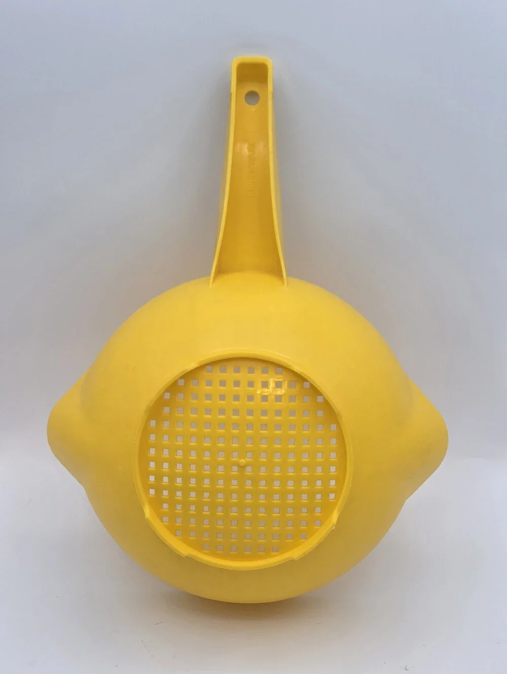 Tupperware 1 Quart Colander Strainer